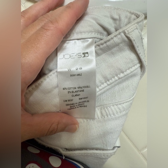 Joe's Jeans Skinny Ankle White Pants - Picture 4 of 4